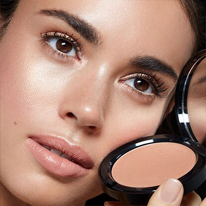 Компактная пудра с эффектом загара Bronzing Powder