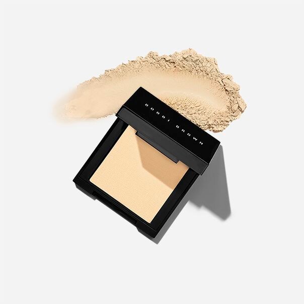 Пудра компактная в мини-формате Sheer Finish Pressed Powder